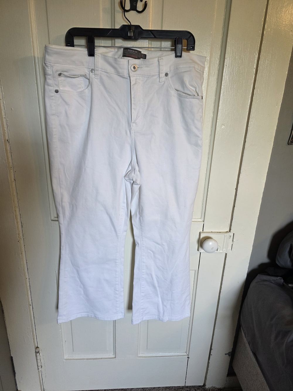 Torrid White Crop High Rise Flare Jean Size 16